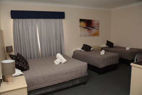 Ben Chifley Motor Inn - Whitsundays Accommodation 16