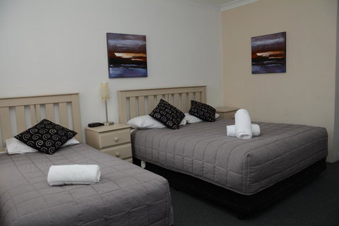 Ben Chifley Motor Inn - Whitsundays Accommodation 13