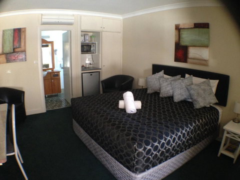 Ben Chifley Motor Inn - Whitsundays Accommodation 22