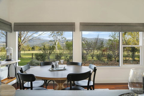 Romanz In The Valley (Luxury B&B) - Whitsundays Accommodation 16