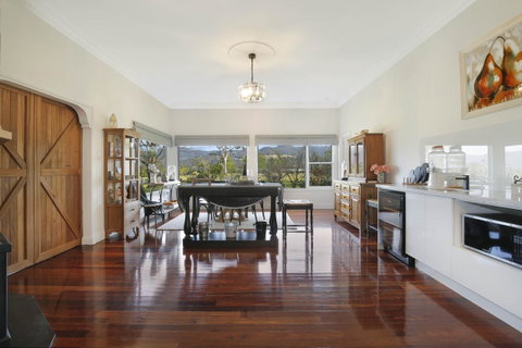 Romanz In The Valley (Luxury B&B) - Whitsundays Accommodation 19