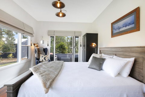 Romanz In The Valley (Luxury B&B) - Whitsundays Accommodation 3