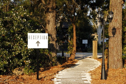 Romanz In The Valley (Luxury B&B) - Whitsundays Accommodation 37
