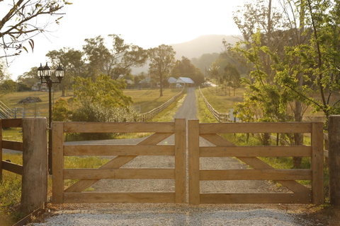 Romanz In The Valley (Luxury B&B) - Whitsundays Accommodation 35