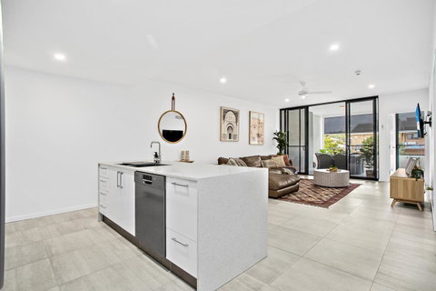 No 5 Rockpool 69 Ave Sawtell - Whitsundays Accommodation 1