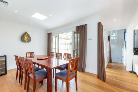 Kensington Self-Contained Modern House (89BROM) - Whitsundays Accommodation 6