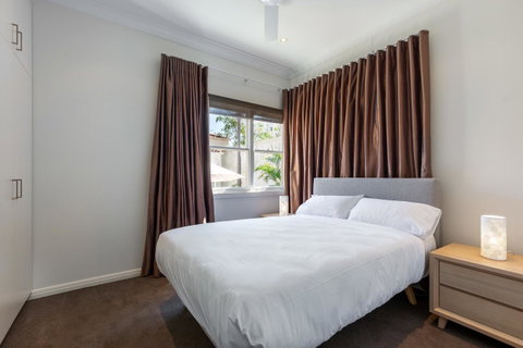 Kensington Self-Contained Modern House (89BROM) - Whitsundays Accommodation 20