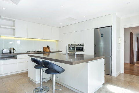 Kensington Self-Contained Modern House (89BROM) - Whitsundays Accommodation 18