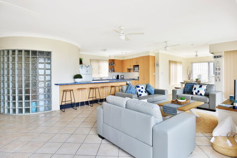 The Rotunda, Gerroa - Whitsundays Accommodation 9