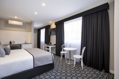 CH Boutique Hotel & Apartments, Ascend Hotel Collection - Whitsundays Accommodation 3
