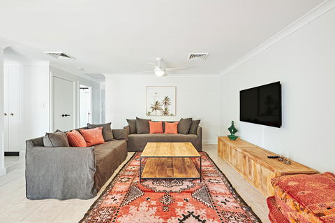 The Lord Byron - Whitsundays Accommodation 28