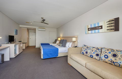 Waves Byron Bay - Whitsundays Accommodation 24