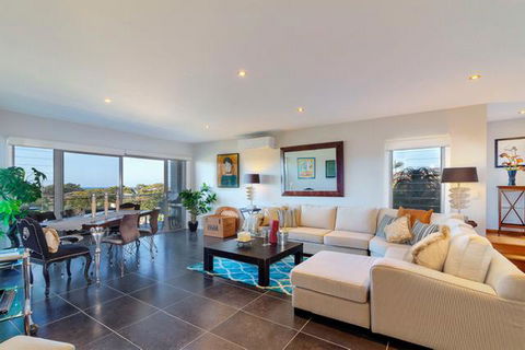 Churchill View Forster - Whitsundays Accommodation 0