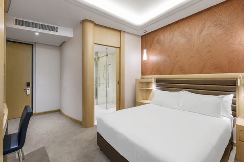 Rydges Australia Square, Formerly Tank Stream Hotel - Whitsundays Accommodation 12