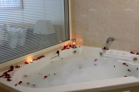 The Boathouse Resort Luxury Apartments - Whitsundays Accommodation 20