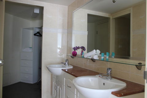 The Boathouse Resort Luxury Apartments - Whitsundays Accommodation 7