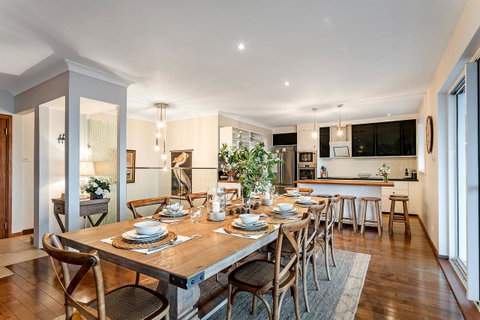 Phuza Maningi 17 Myan Close - Whitsundays Accommodation 7