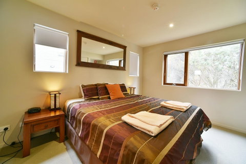 Snowstream 4 - Whitsundays Accommodation 10