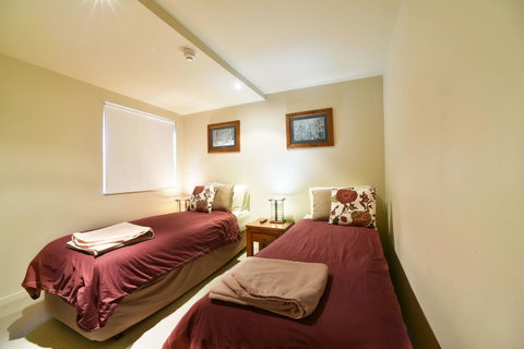 Snowstream 4 - Whitsundays Accommodation 1