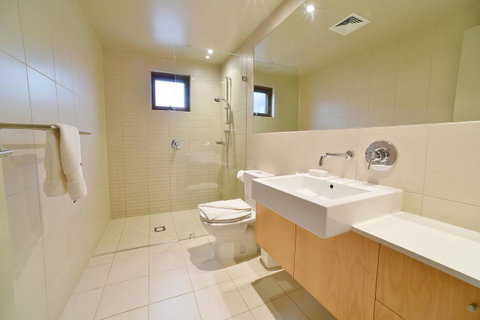 Snowstream 4 - Whitsundays Accommodation 4