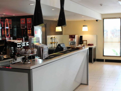 Ibis Newcastle - Whitsundays Accommodation 26