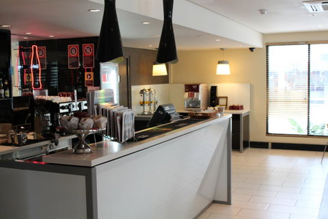 Ibis Newcastle - Whitsundays Accommodation 7
