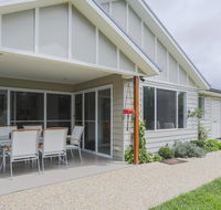 Armidale Cottage - Whitsundays Accommodation