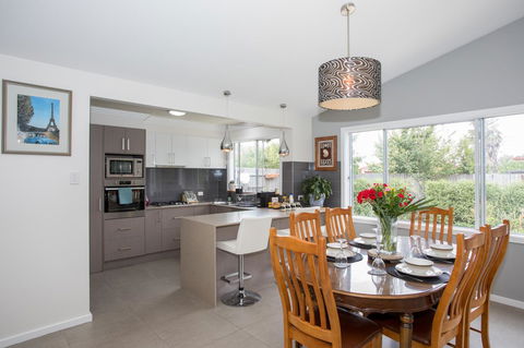 Armidale Cottage - House 2 - Whitsundays Accommodation 18