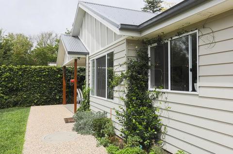 Armidale Cottage - House 2 - Whitsundays Accommodation 2