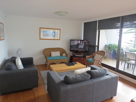 Manly Paradise Motel & Apartments - Whitsundays Accommodation 25
