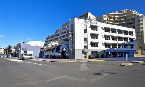 Manly Paradise Motel & Apartments - Whitsundays Accommodation 0