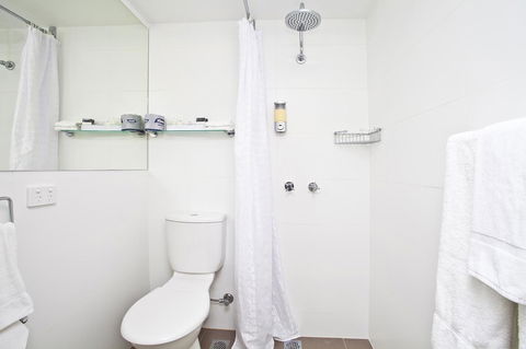 Manly Paradise Motel & Apartments - Whitsundays Accommodation 9