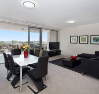 The Junction Palais - Modern and Spacious 2BR Bondi Junction Apartment Close to Everything - Whitsundays Accommodation