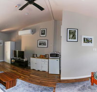 Pound Creek Gallery - Whitsundays Accommodation