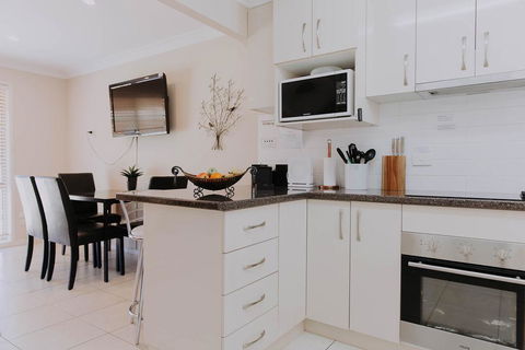 Central Wagga Self Catering Apartment - Whitsundays Accommodation 8