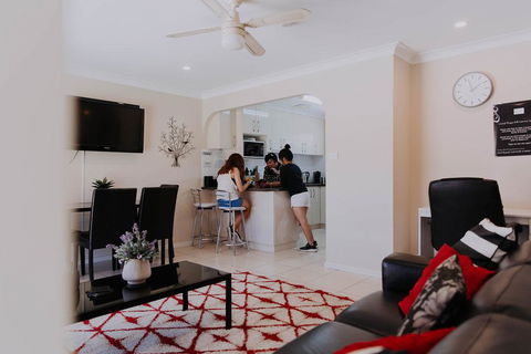 Central Wagga Self Catering Apartment - Whitsundays Accommodation 5