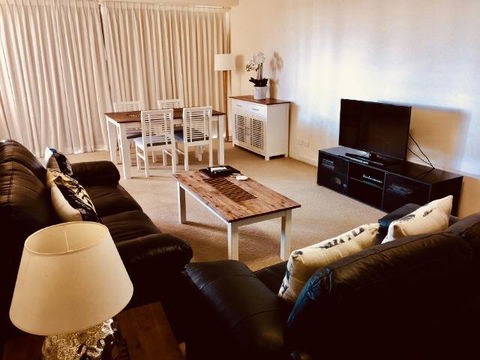 Boathouse Resort (Water Front) - Whitsundays Accommodation 5