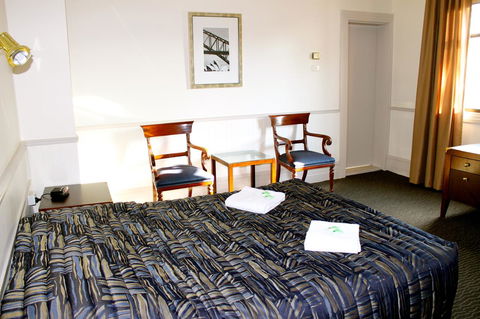 Royal Exhibition Hotel - Whitsundays Accommodation 38