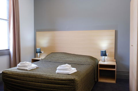 Royal Exhibition Hotel - Whitsundays Accommodation 18