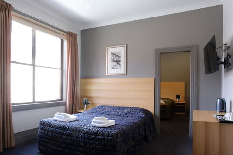 Royal Exhibition Hotel - Whitsundays Accommodation 17