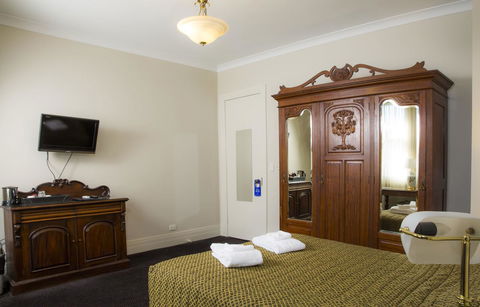 Royal Exhibition Hotel - Whitsundays Accommodation 32