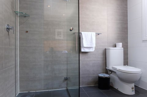 Royal Exhibition Hotel - Whitsundays Accommodation 22