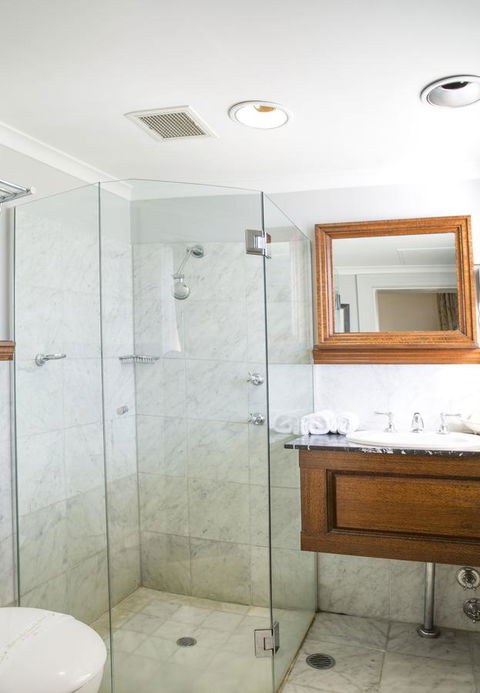 Royal Exhibition Hotel - Whitsundays Accommodation 37