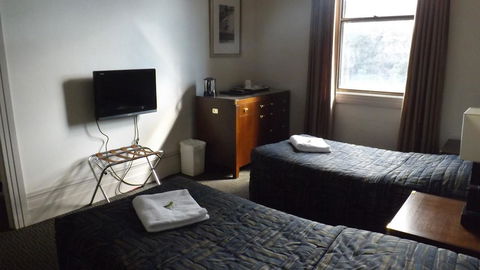 Royal Exhibition Hotel - Whitsundays Accommodation 41