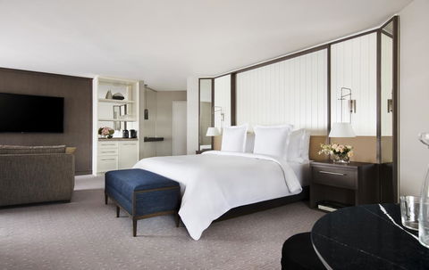 Four Seasons Hotel Sydney - Whitsundays Accommodation 2