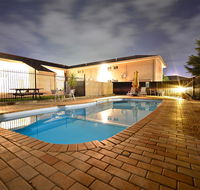 Winning Post Motor Inn - Whitsundays Accommodation