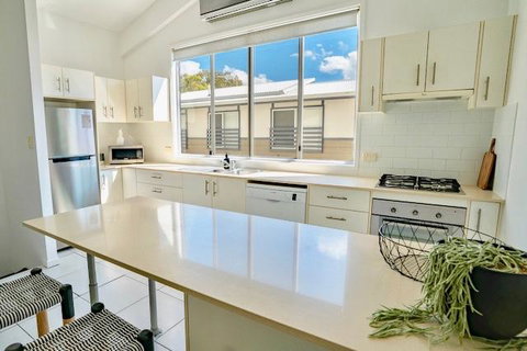 Hastings By The Sea - Whitsundays Accommodation 8