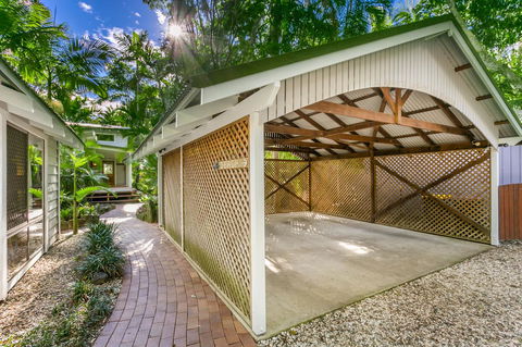 A Beach House At Byron - Whitsundays Accommodation 6
