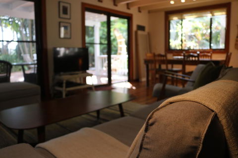 A Beach House At Byron - Whitsundays Accommodation 14