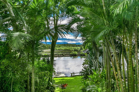 A Beach House At Byron - Whitsundays Accommodation 3
